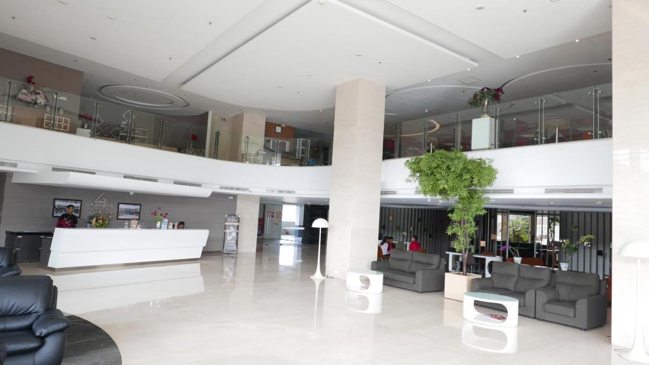 Grandia Hotel Bandung Zewnętrze zdjęcie
