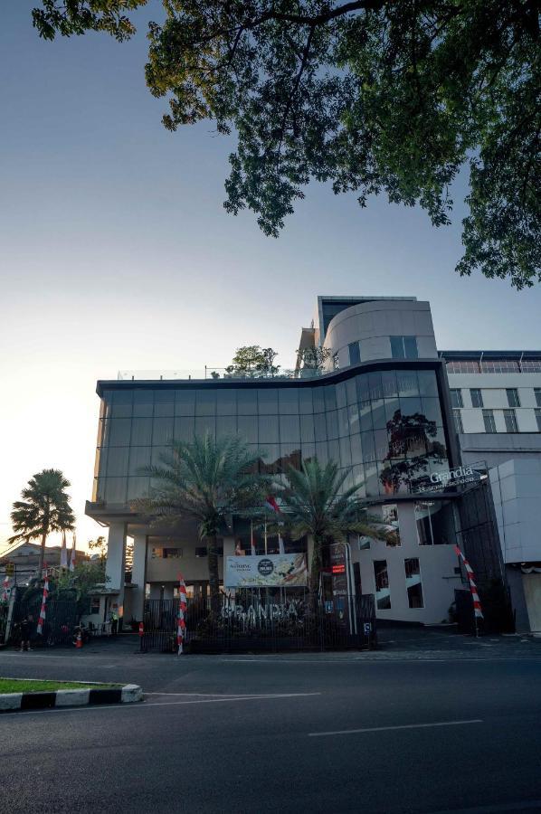 Grandia Hotel Bandung Zewnętrze zdjęcie