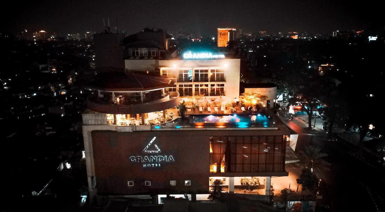 Grandia Hotel Bandung Zewnętrze zdjęcie